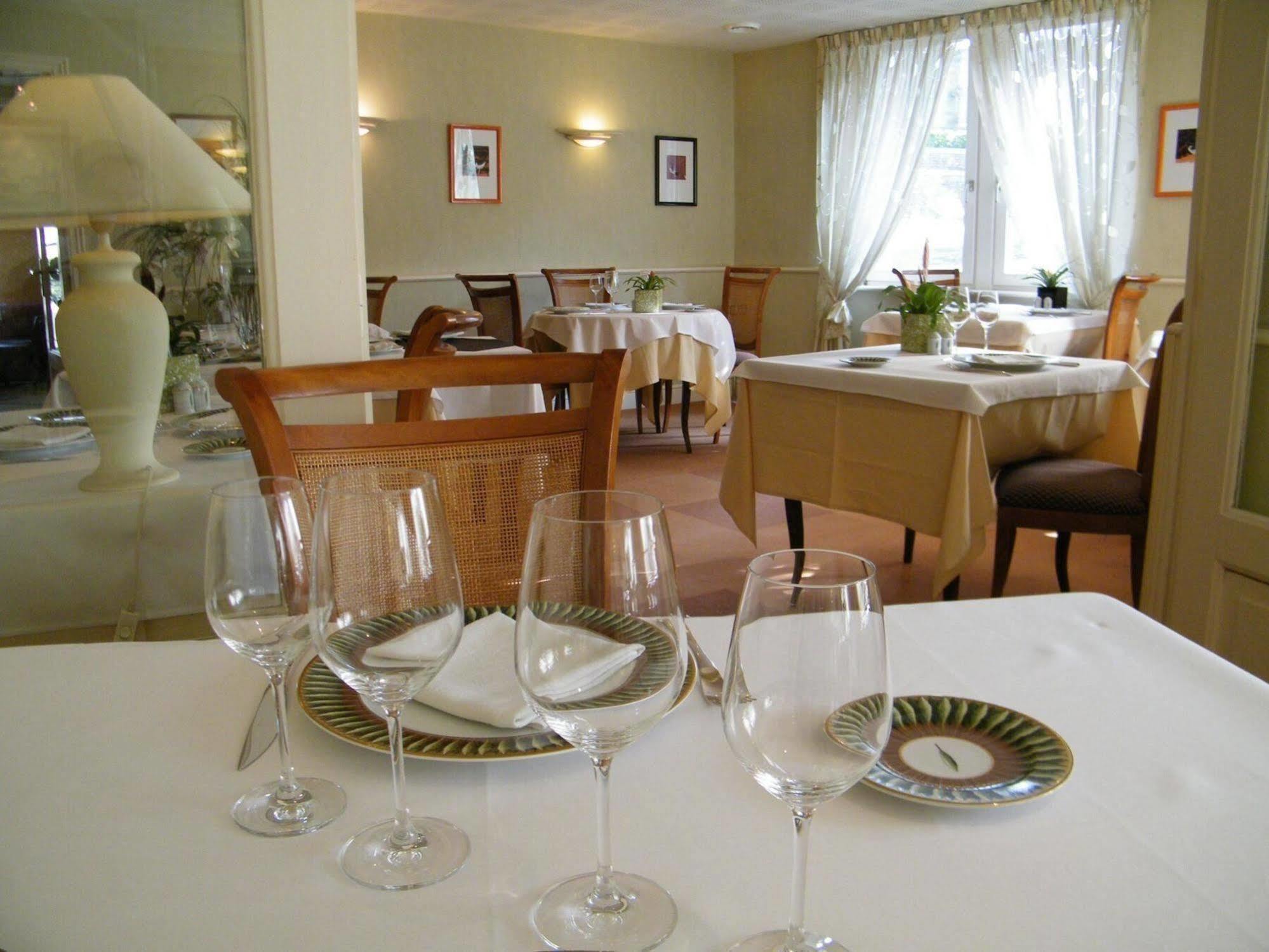 Auberge Saint Thegonnec Exterior photo